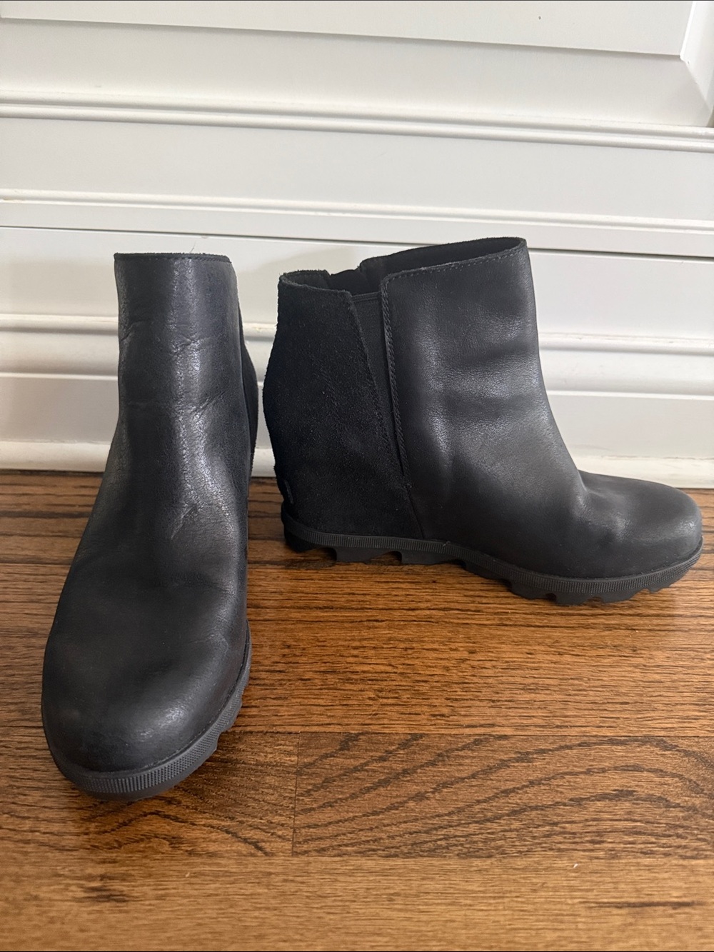 Like New Sorel Women's Black Wedge Ankle Boots